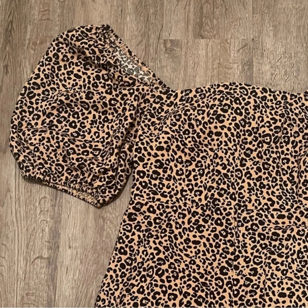 Francesca’s NWT leopard jumpsuit - Picture 2 of 4